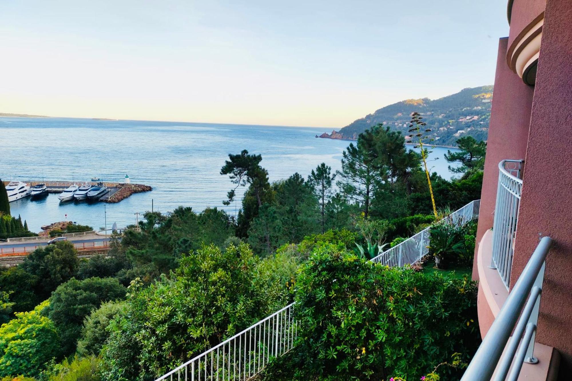 Superbe 3 Pieces Sur La Baie De Theoule Apartment Exterior photo